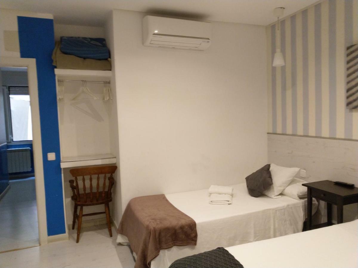 Hostal Mendoza Madrid Luaran gambar